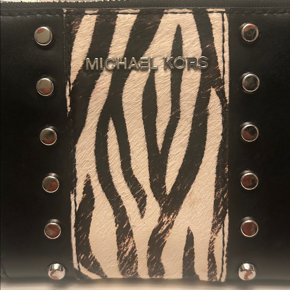 Michael Kors Jet Set Striped Calf Hair Double Zip Phone Wallet in MK Print - Picture 2 of 12